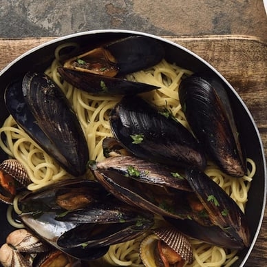 pasta plate with cooked mollusk