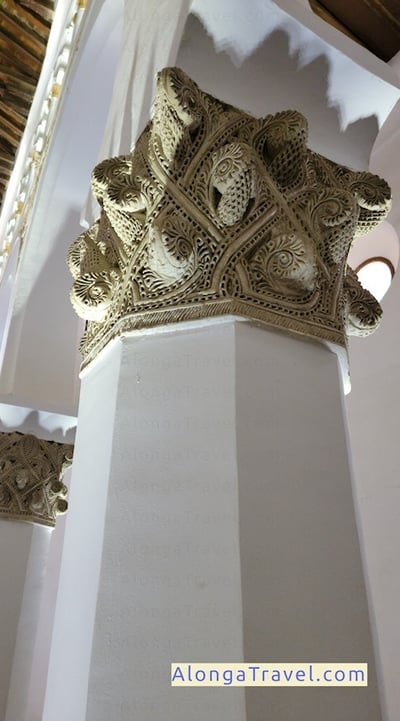eight-sided pillar in Santa Maria Blanco Synagogue