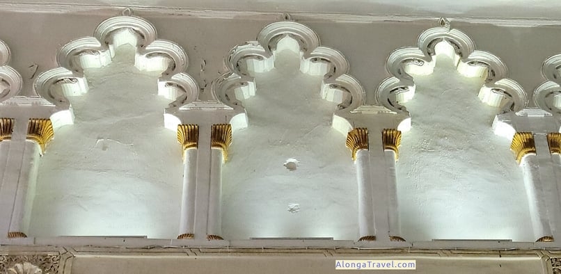beautiful white Mudejar muqarnas vaults in the Synagoge of Santa Maria