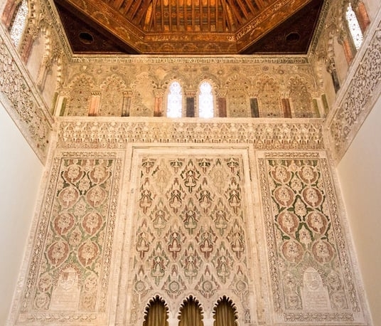 Beige Mudejar vaults in Transition Synagogue of Toledo